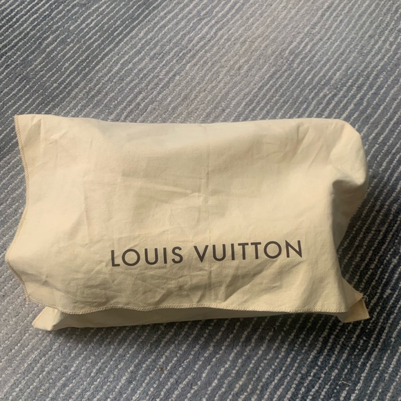 💯% Authentic Louis Vuitton papillon 30! - Picture 2 of 11